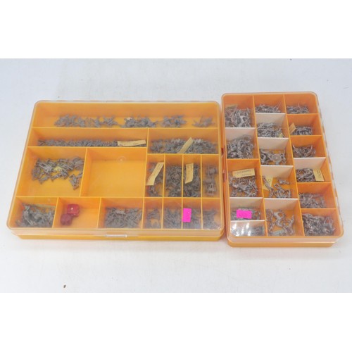 288 - Large quantity of small scale finished and unfinished gaming soliders and accessories