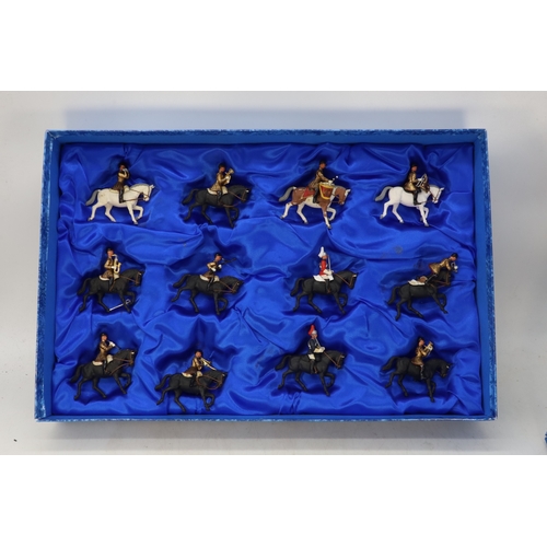 117 - A quantity of loose plastic Britains Household cavalry state dress band