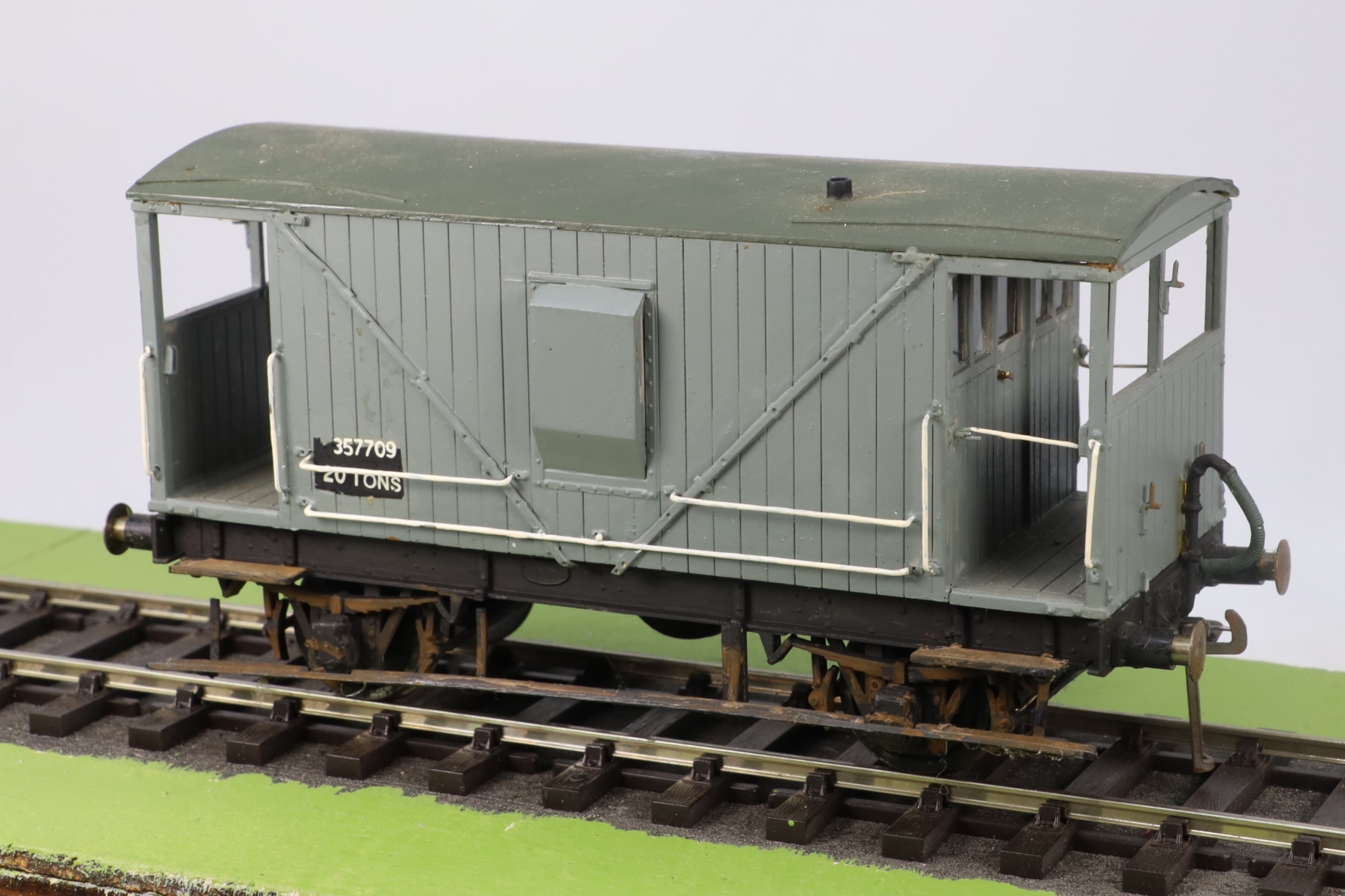 Parkside Dundas 0 Gauge 7mm wagon kit, PS40 LMS 20 Ton Goods Brake Van