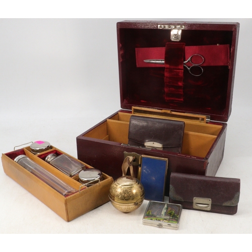 25 - Herbert Limited Eaton vanity case, together with vintage purses, compacts etc