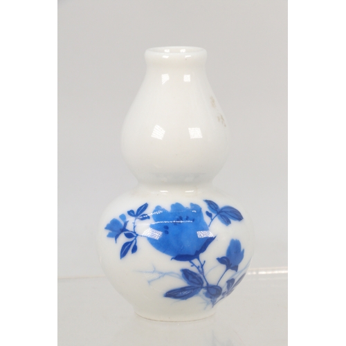 36 - Chinese miniature blue and white double gourd vase