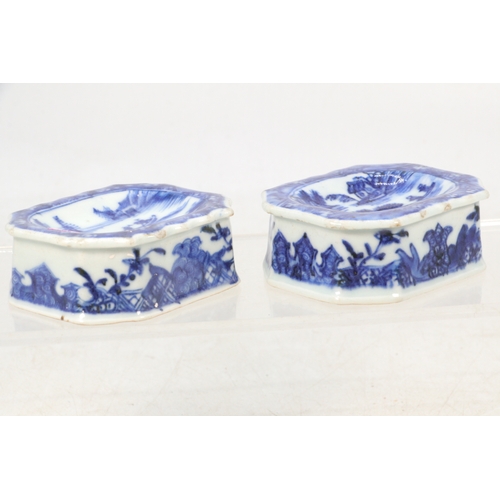 50 - 18c Chinese blue and white salts