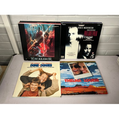 433 - A selection of laser disc films to include Philadelphia, As good as it gets, Pretty Woman, Dragon He... 