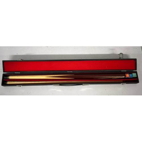 436 - Cased snooker/pool cue