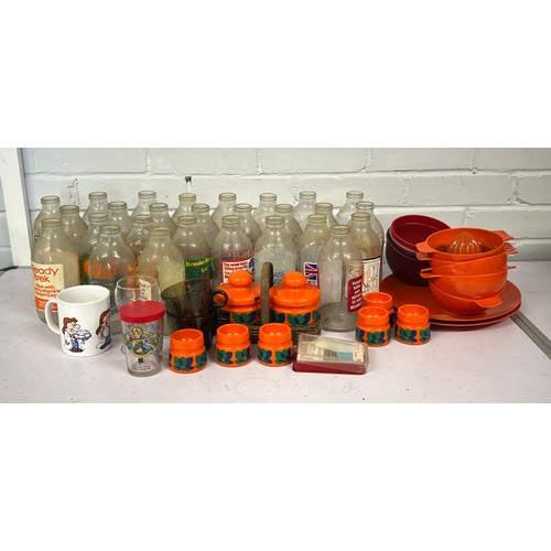 437 - Selection of advertising milk bottles together with retro picnic ware