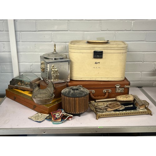 451 - small attach case, vanity case, ice bucket, chess board etc