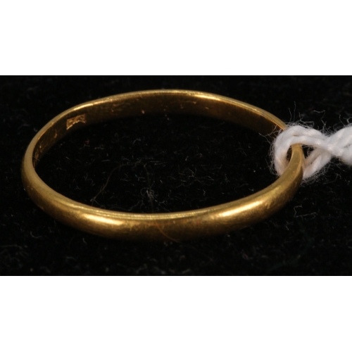 199 - 22ct Gold band