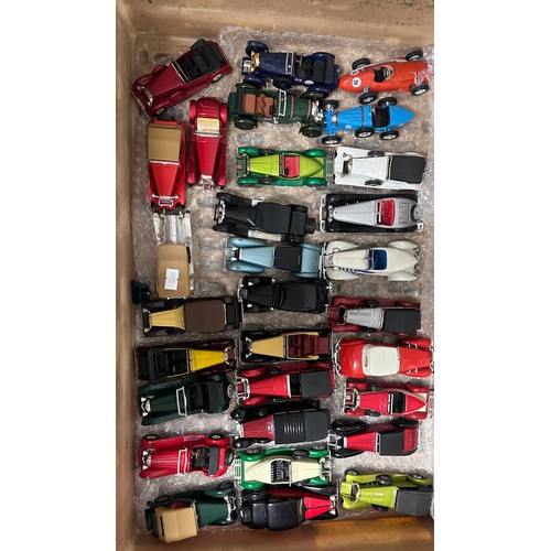 678 - A selection of loose diecast vehicles mainly matchbox models of yesteryear