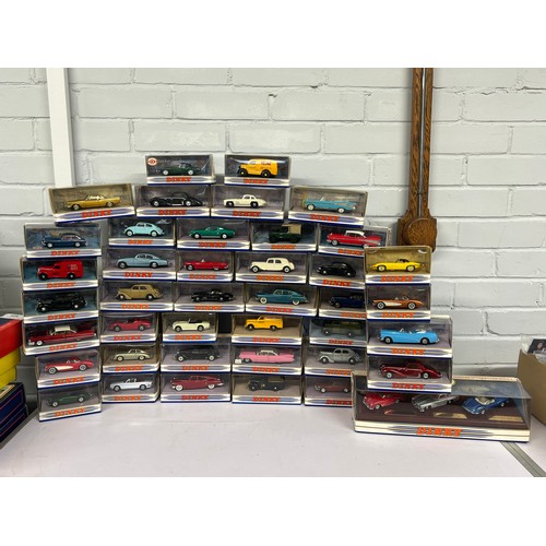 581 - A selection of Matchbox Dinky diecast vehicles in original boxes