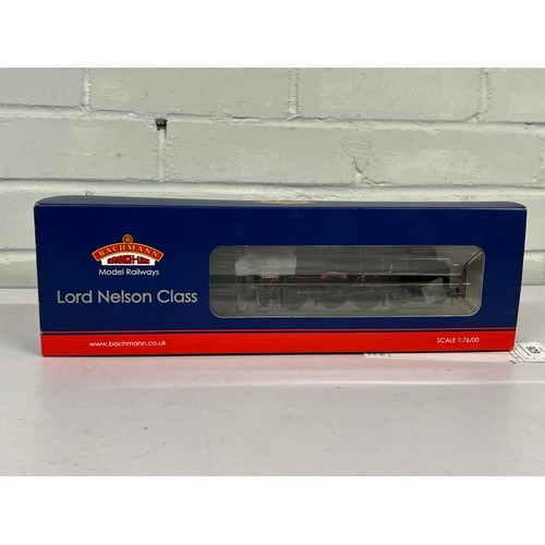 626 - Bachmann Lord Nelson Class 31-409, 30865 Sir John Hawkins BR Green early emblem boxed