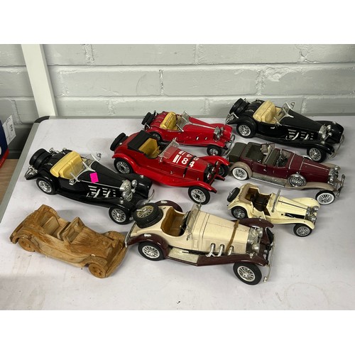 656 - Selection of 1:18 scale and other diecast vehicles to include Mercedes etc