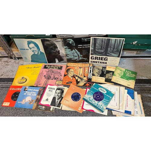 568 - A quantity of vintage Jazz records including Vanguard, Vogue labels, George Lewis, Bob Scobey, Sonny... 