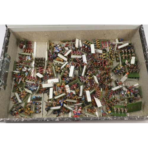 83 - Metal war gaming figures to include, round heads, cavalry, infantry, (see both photos)