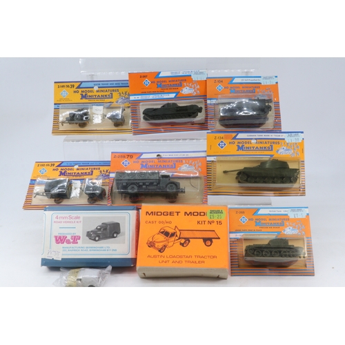 155 - A selection of Roco HO scale Model mini tanks, together with W&T 4mm scale Road Vehicle kit, and a M... 