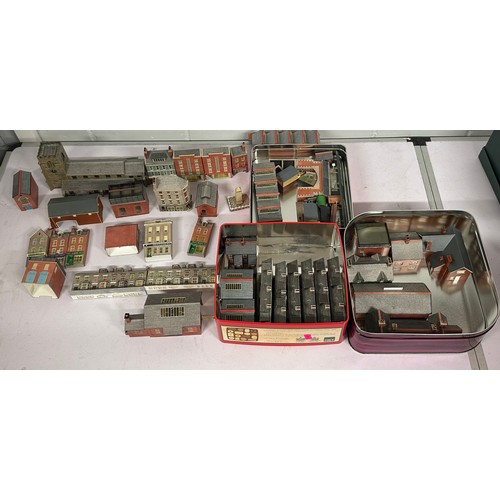 134 - A good quantity of N Gauge houses and buildings mainly made from card.