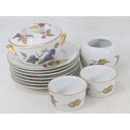 59 - Quantity of Evesham dinner ware