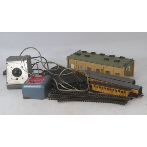 81 - Carton of railway accessories, carriages and loco's to include Scalextric trade/spares/repairs