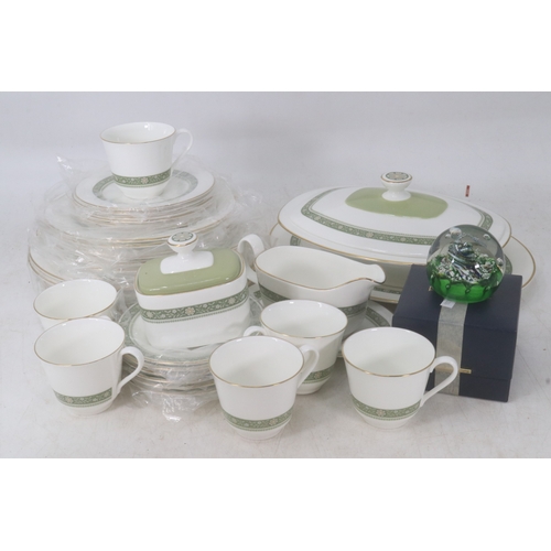 90 - Quantity of Royal Doulton Rondelay dinner ware, some in factory plastic sleeves together with a boxe... 