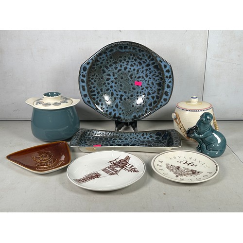 389 - A selection of Poole Pottery to include Blue Lace two handled dish, sandwich platter, twin tone mush... 