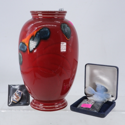 512 - Poole Pottery decorative volcano vase (approx. 21cm tall) together with a Poole bird brooch limited ... 