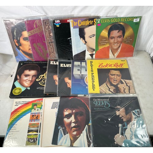 349 - Selection of Elvis records to include Elvis Gold Records SF 7924 (LSP 3921), Maxi 45 Tours PC 8405, ... 