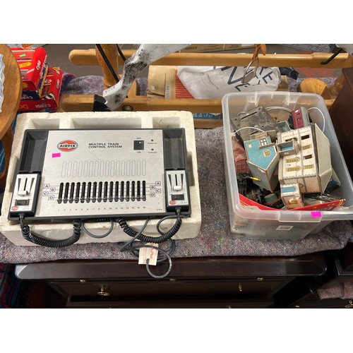 Quantity of Railway accessories to include buildings, track, Airfix ...