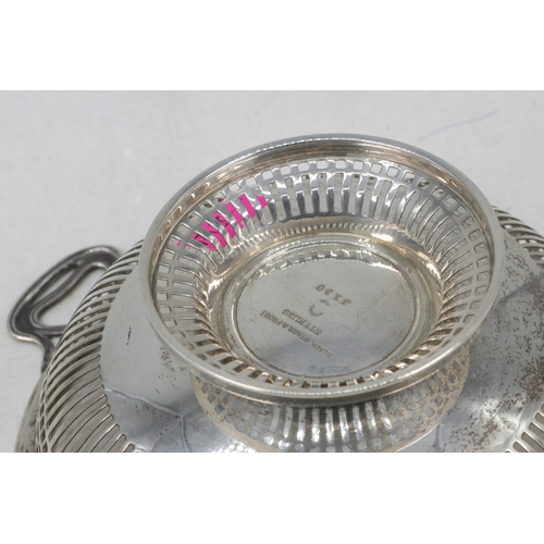 26 - Sterling silver two handled bonbon dish. Approx 128g Black Starr Frost.