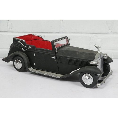 730 - Vintage Rolls Royce musical decanter set missing decanter and glasses