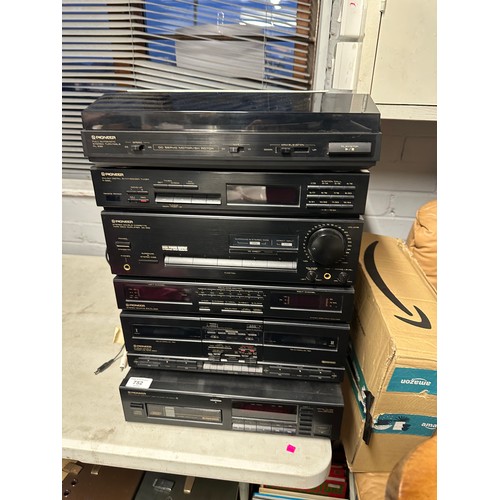 752 - Pioneer separates stacking system and 2 speakers, trade/spares/repairs