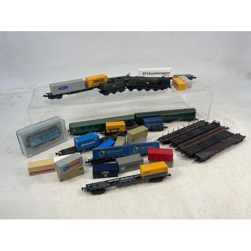 149 - Graham Farish N gauge loco and tender Holland America Merchant Navy together with a quantity of roll... 