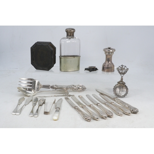 22 - A carved snuff box, silver? Dutch tea caddy spoon, silver hallmarked pepper mill, silver spoon (af),... 