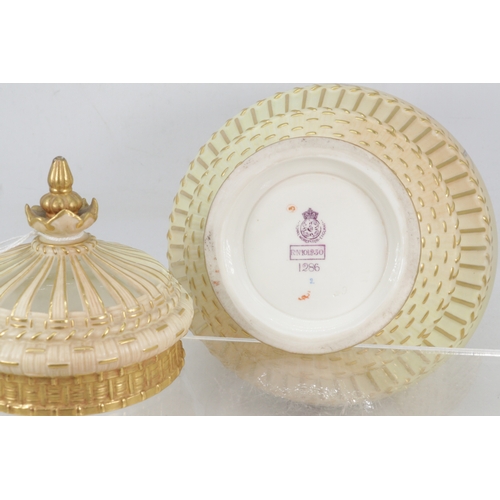 47 - Royal Worcester large ginger jar with lattice worked cover (approx. 25cm tall)