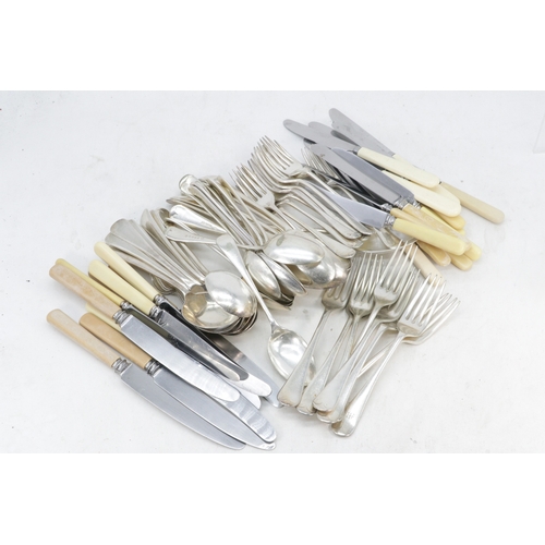 305 - Good quantity of silver plated cutlery / flatware