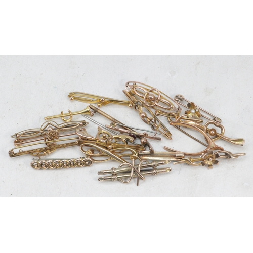 162A - A selection of mainly 9ct gold pin brooches (approx. total weight 34g)