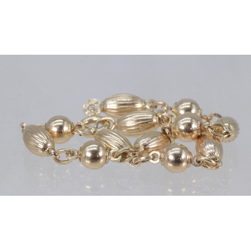 162H - A 9ct gold decorative bracelet (approx. 7.7g)