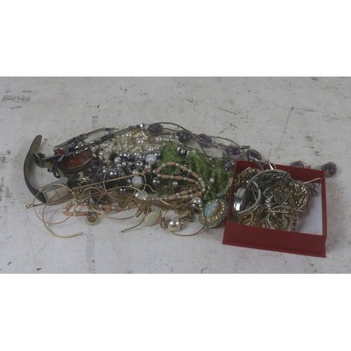 25 - Small quantity of costume jewellery to include dragonfly brooch, bead necklaces, spectacles etc