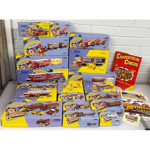 633 - A selection of Corgi Chipperfield's Circus boxed sets to include 97022, 97092, 17801, 97886, 31901, ... 