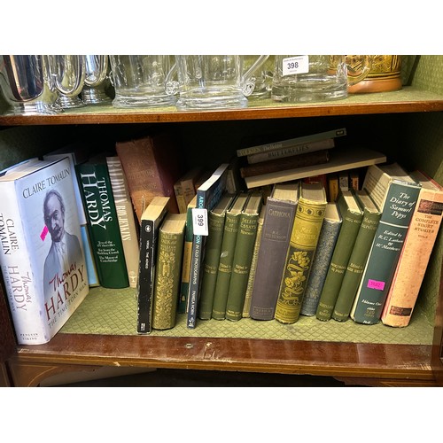 399 - A selection of vintage and later books to include Kellys directory of Berkshire and Oxfordshire, Pen... 