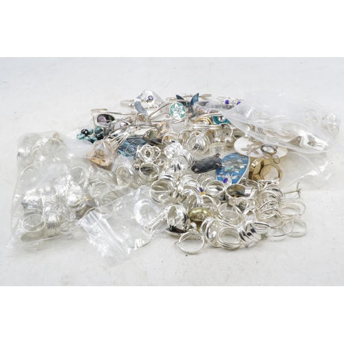 158 - A bag of Alpaca silver toned jewellery mainly rings