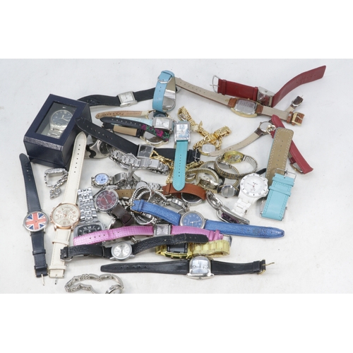 163 - A bag of assorted wristwatches