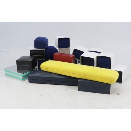 165 - A quantity of unused ring boxes and other jewellery boxes
