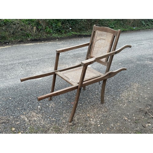 386 - A sedan chair