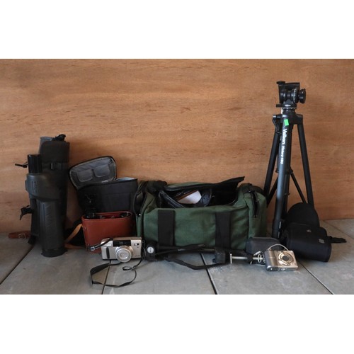 Nikon scope together with a Tamron AF70-300mm, Pentax DA SMC 50mm ...