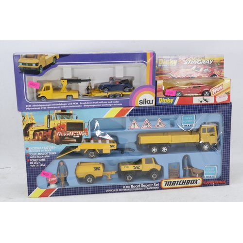 22 - Matchbox Superkings, K-118 Road Repair set together with Dinky 206 Stingray, Siku 2526 Breakdown rec... 