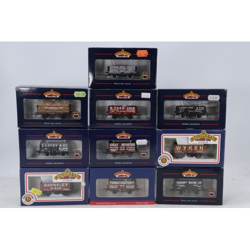 237 - Ten boxed Bachmann oo gauge wagons to incude 37-676, 37-029, 37-050U (Exlusive to Salisbury Model ce... 