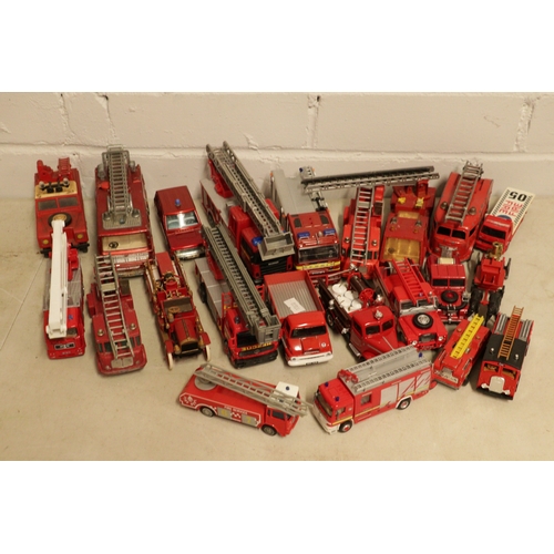 141 - A good selection of vintage to later diecast Fire Engines and other associated vehicles Dinky, Match... 