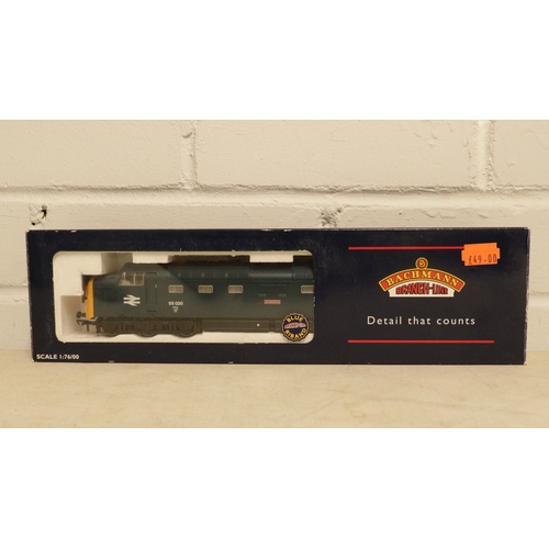 245 - A boxed Bachmann 32-526 Class 55 Deltic 55020 'Nimbus' BR Blue