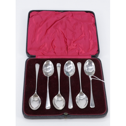 274 - Cased set of six silver tea spoons