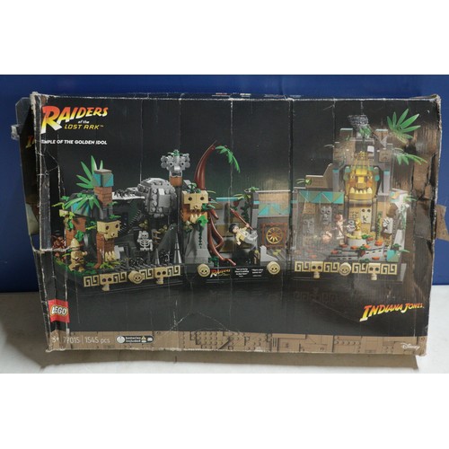 232A - Boxed Lego Raiders of the Lost Ark Temple of the Golden Idol 77015, box tatty, inside bags appear to... 