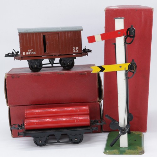 255A - Hornby Trains O Guage Gas Cylinder, No2 Double Arm Signal, No1 Goods Van all boxed